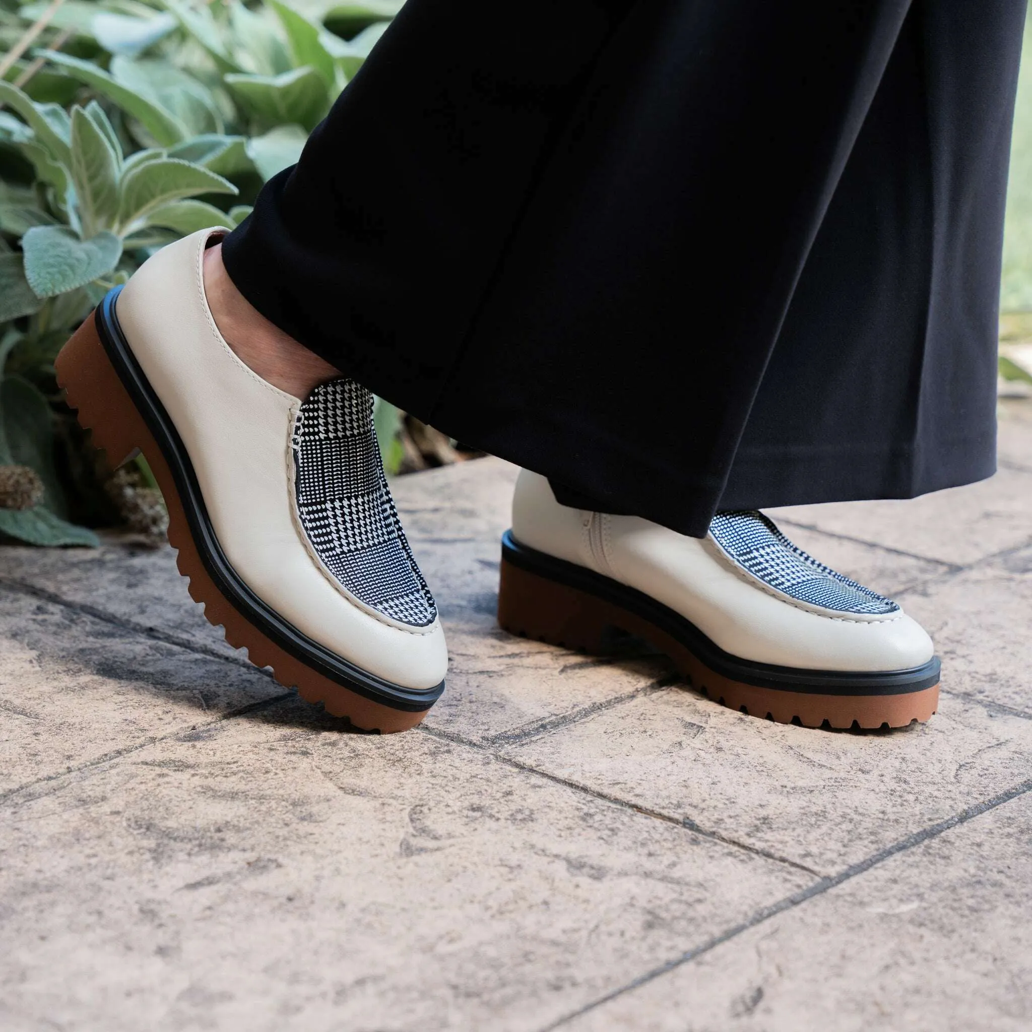 ALL BLACK - Houndstooth Loafer