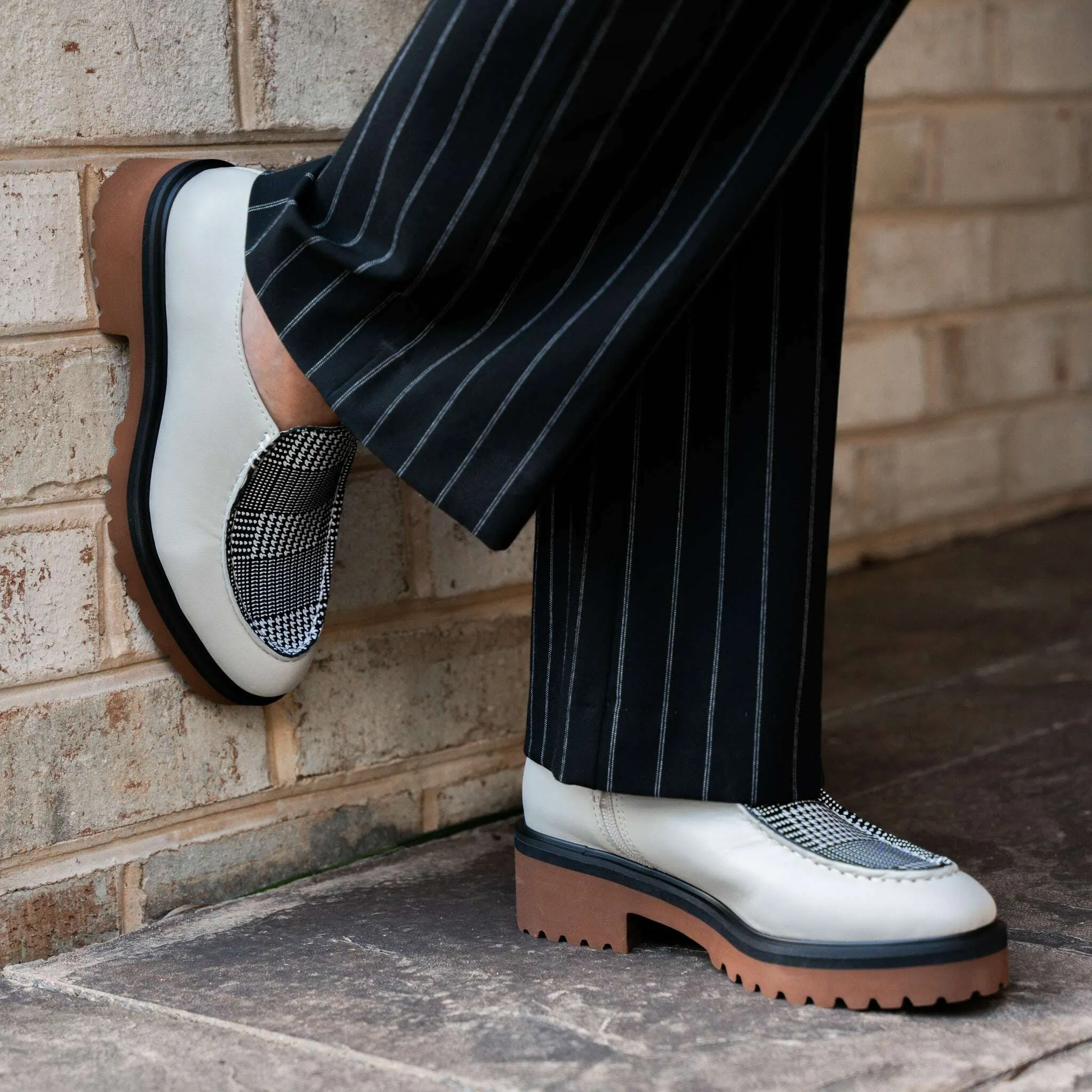 ALL BLACK - Houndstooth Loafer