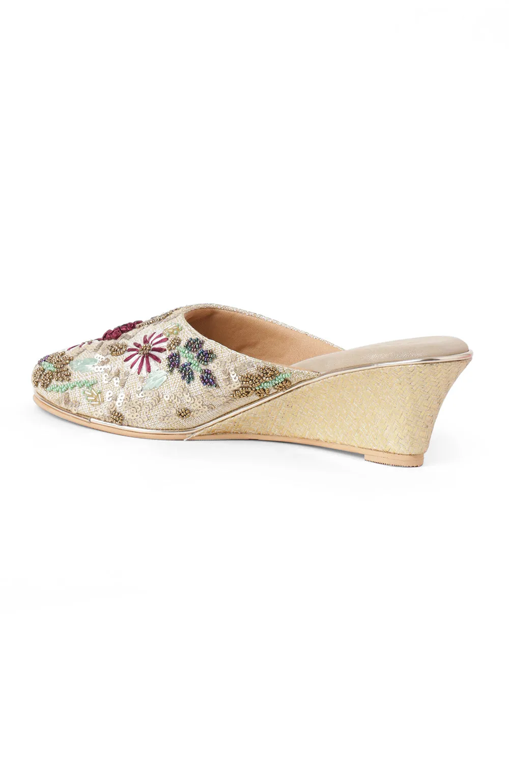 SOLES Embroidered Small Wedge Heels